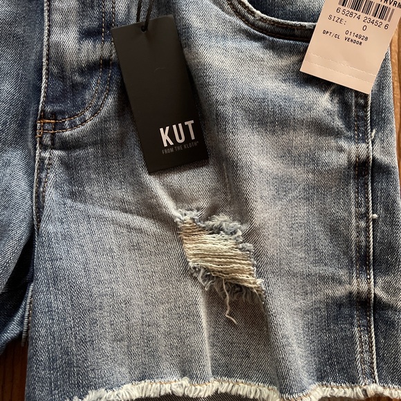 KUT from the Kloth High Rise Fray Short - Picture 4 of 8